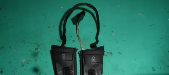 Audi Q7 4L Steering wheel buttons/switches 4F0951527