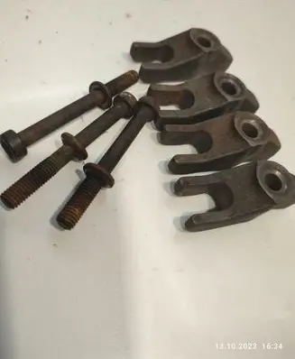 Hyundai Santa Fe Fuel Injector clamp holder