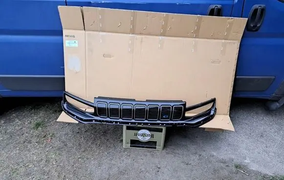 Jeep Avenger Front bumper upper radiator grill 735767813