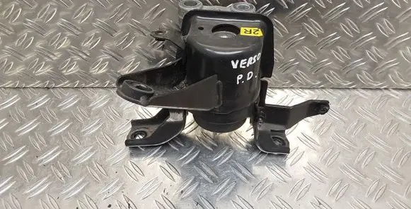Toyota Verso Engine mount bracket