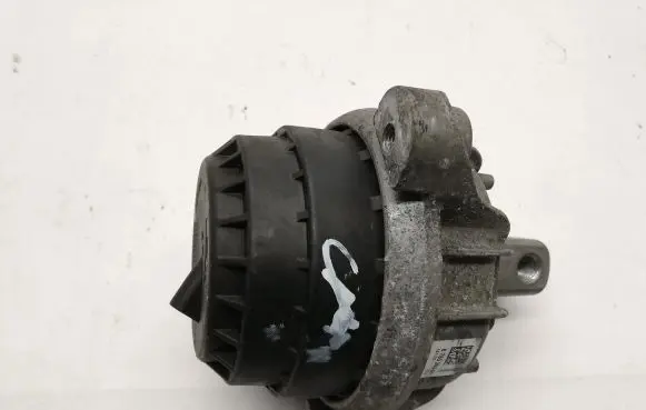 BMW 5 F10 F11 Engine mount bracket 6780264