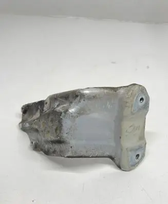 Volkswagen Golf Plus Fender mounting bracket 5M0821136