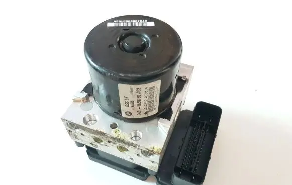 BMW 1 E82 E88 ABS Pump 6860730 10096208283 10062232071