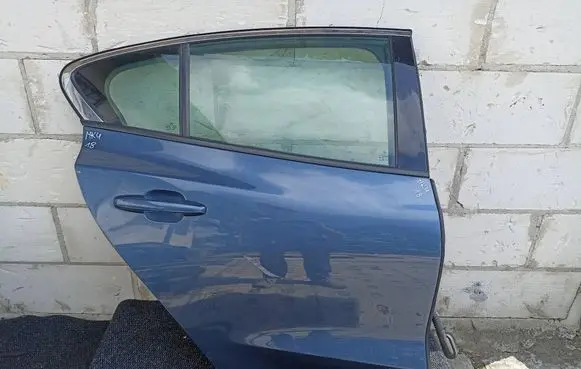 Ford Focus Rear door