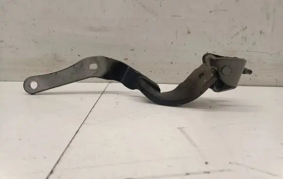 Audi TT TTS RS Mk3 8S Tailgate/trunk/boot hinge 8S8827299