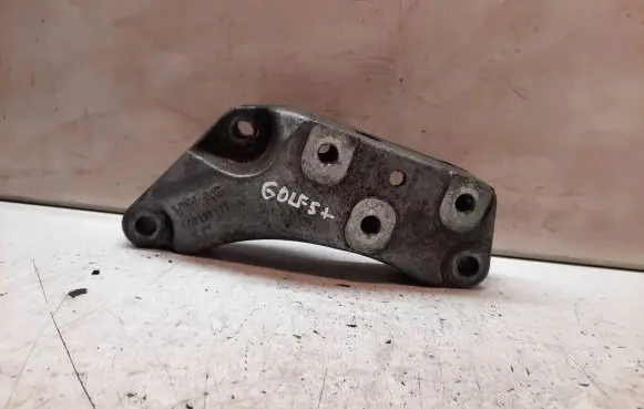 Gearbox mounting bracket