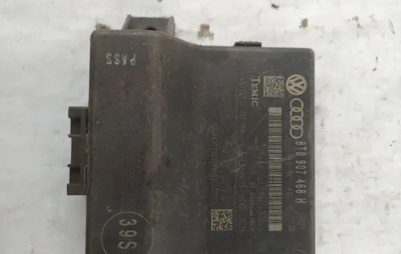 Audi A4 S4 B8 8K Gateway control module 8T0907468H