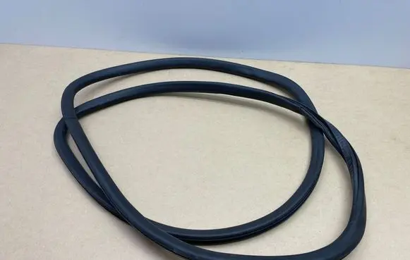 Audi A4 S4 B7 8E 8H Front door rubber seal 8E0831721 8E0831722