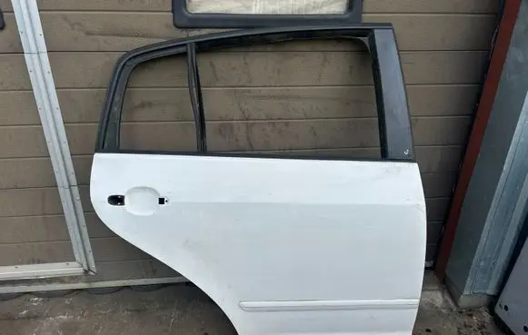 Volkswagen Golf Plus Rear door 5M0833372A