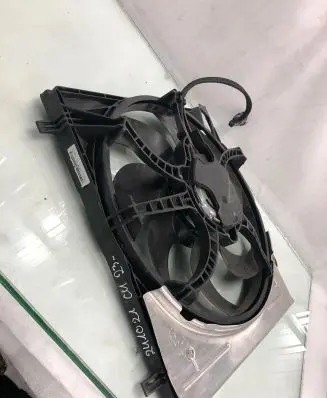 Citroen C4 III e-C4 Radiator cooling fan shroud 9827752980