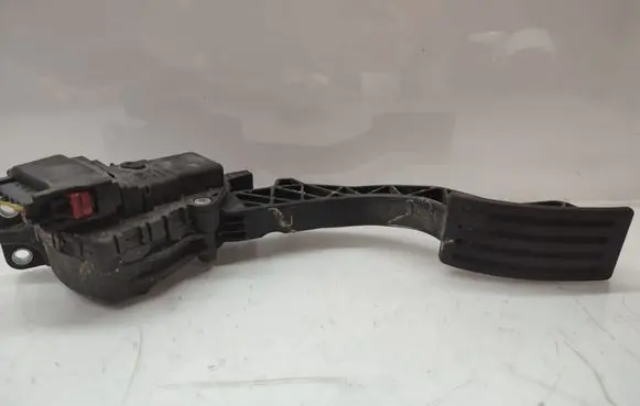 Volvo V50 Accelerator throttle pedal 4M519F836