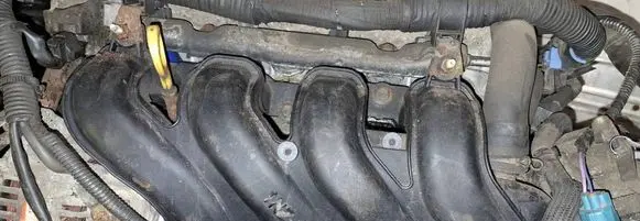 Toyota Yaris Intake manifold