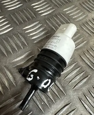 BMW X6 G06 Windscreen/windshield washer pump 8736998