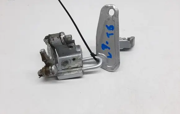 Volkswagen Transporter - Caravelle T5 Front door lower hinge 7H0831411B
