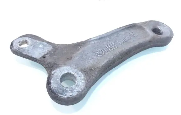 BMW 5 E60 E61 Sway bar bush bracket, front 6758527