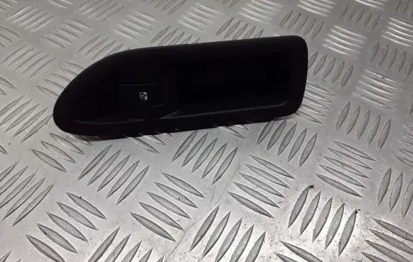 Renault Laguna II Quarter vent window switch 8200317493