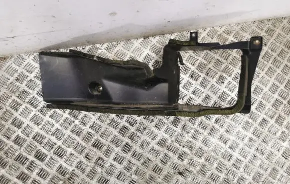 Mazda CX-7 Intercooler air channel guide 