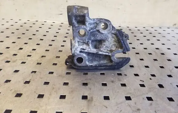 Ford Kuga I Engine mounting bracket 6M516030BA