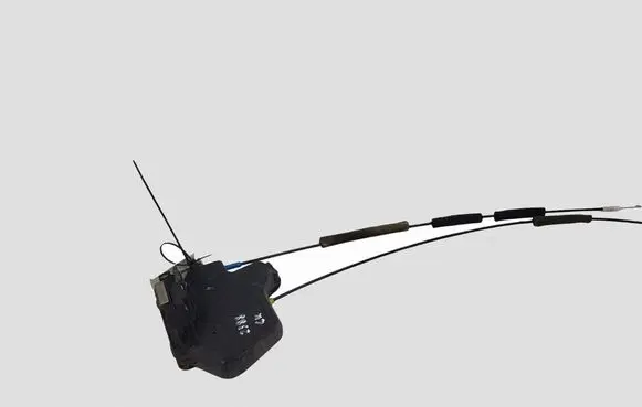 Toyota Avensis T250 Rear door lock