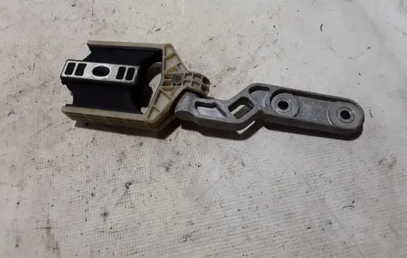 Volvo XC60 Engine mount bracket 31480554