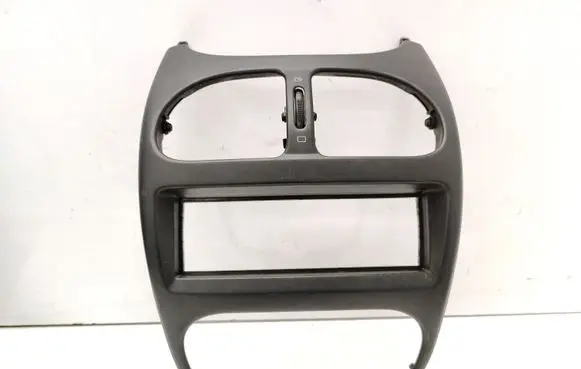 Peugeot 206 Radio/GPS head unit trim 8290