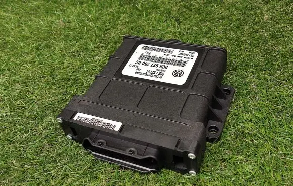 Volkswagen Touareg II Gearbox control unit/module 0C8927750BC
