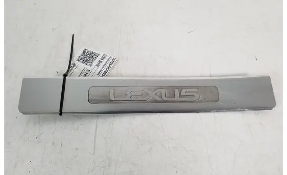Lexus GS 300 350 430 450H Rear sill trim cover 67944-30100
