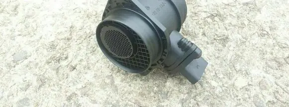 Volkswagen Touran I Mass air flow meter 038906461B