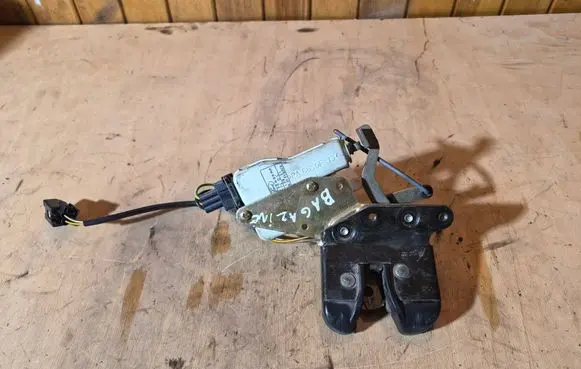 Ford Scorpio Tailgate/trunk/boot lock/catch/latch A43102AA