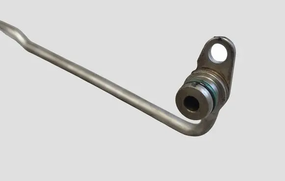Volkswagen Golf VI Oil cooling pipe