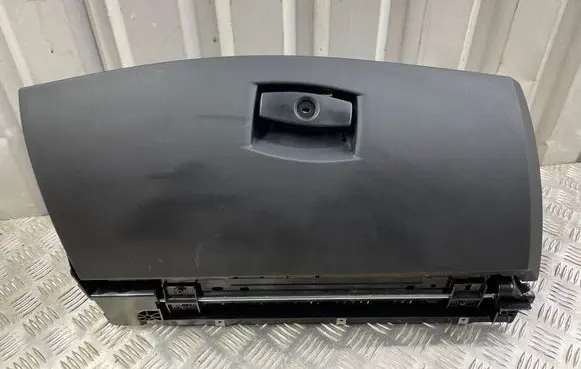 BMW 5 E60 E61 Glove box