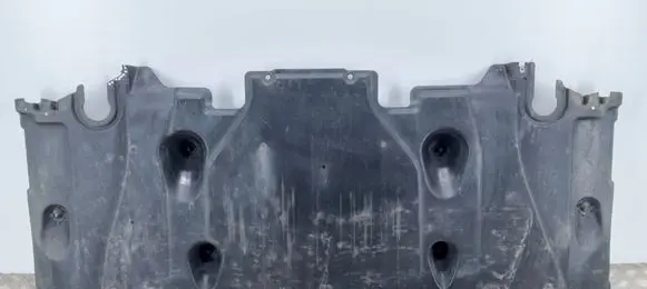 Center/middle under tray cover