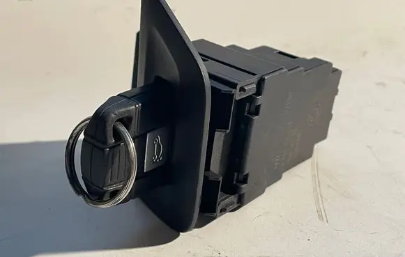 BMW 1 E81 E87 Ignition lock 6954717