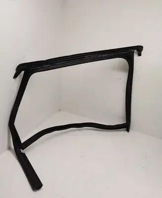 Porsche Macan (95B) Rubber seal rear door window/glass 