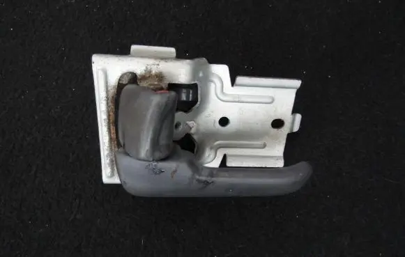 Mazda 323 Front door interior handle mdh20i