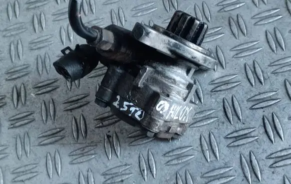 Toyota Hilux (AN10, AN20, AN30) Power steering pump G5H11358