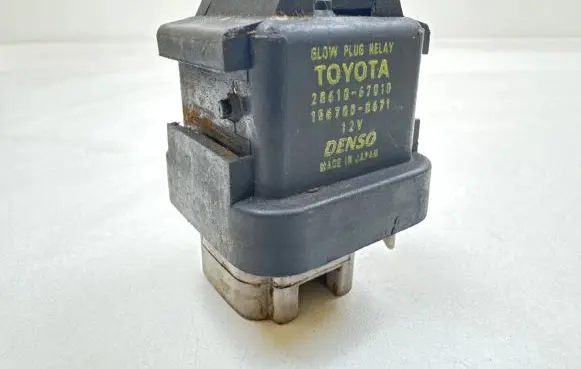 Toyota RAV 4 (XA20) Glow plug pre-heat relay 2861067010 1567000671