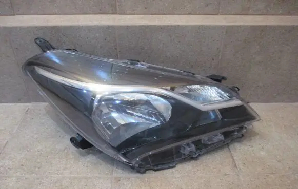 Toyota Yaris Headlight/headlamp