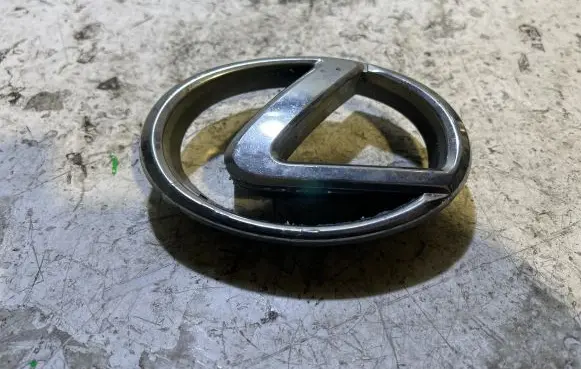 Lexus RX 330 - 350 - 400H Manufacturer badge logo/emblem 