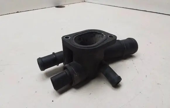 Skoda Fabia Mk1 (6Y) Engine coolant pipe/hose 038121132D