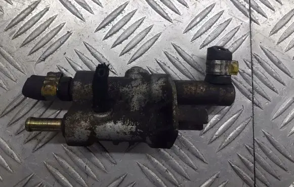 Alfa Romeo 159 Fuel distributor 46480170