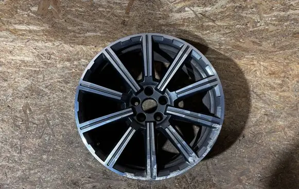 Audi Q7 4M R20 alloy rim 4M060125AD K7551T9