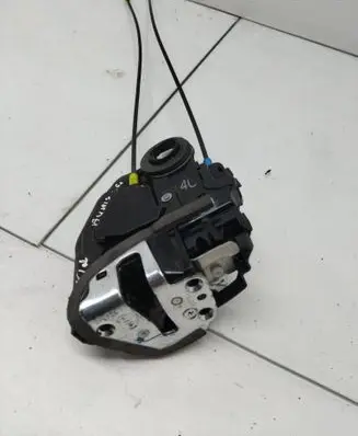 Toyota Auris E180 Rear door lock A084219