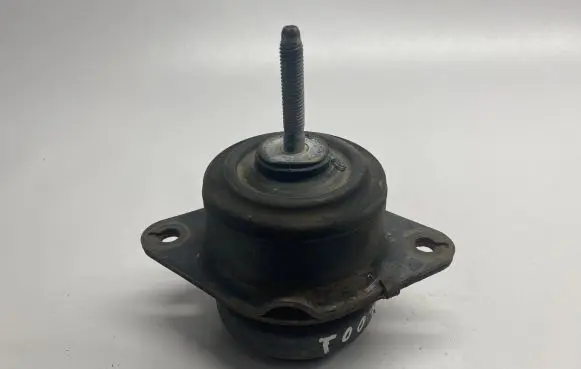 Ford Mustang VI Engine mount bracket