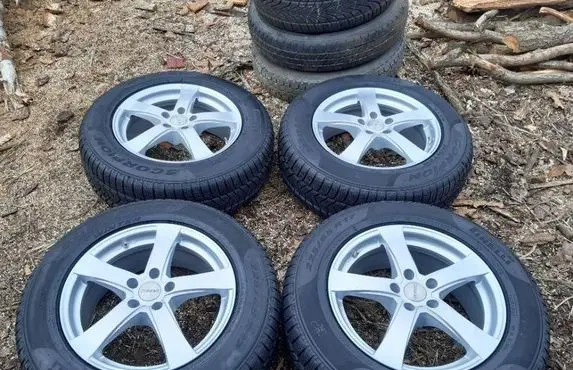 Jaguar E-Pace R17 alloy rim 