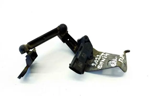 BMW i4 Rear air suspension level height sensor 6895466