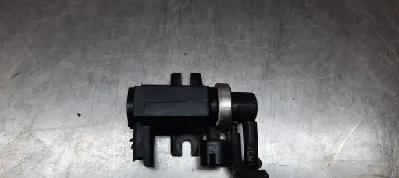 Mazda 2 Vacuum valve 