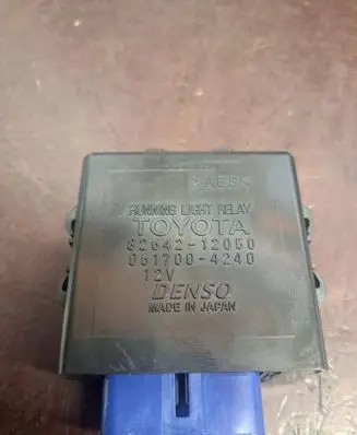 Toyota Yaris Day light relay 8281052050 8264212050 0617004240