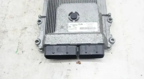 Peugeot 308 Engine control unit/module ECU 9818160080