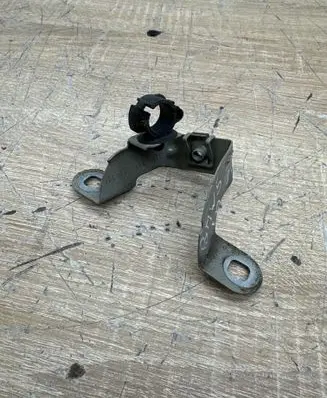 BMW 5 GT F07 Fender mounting bracket 7193424 23310110